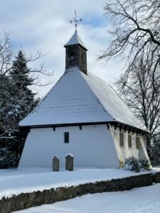 210208 Kapelle im Schnee1